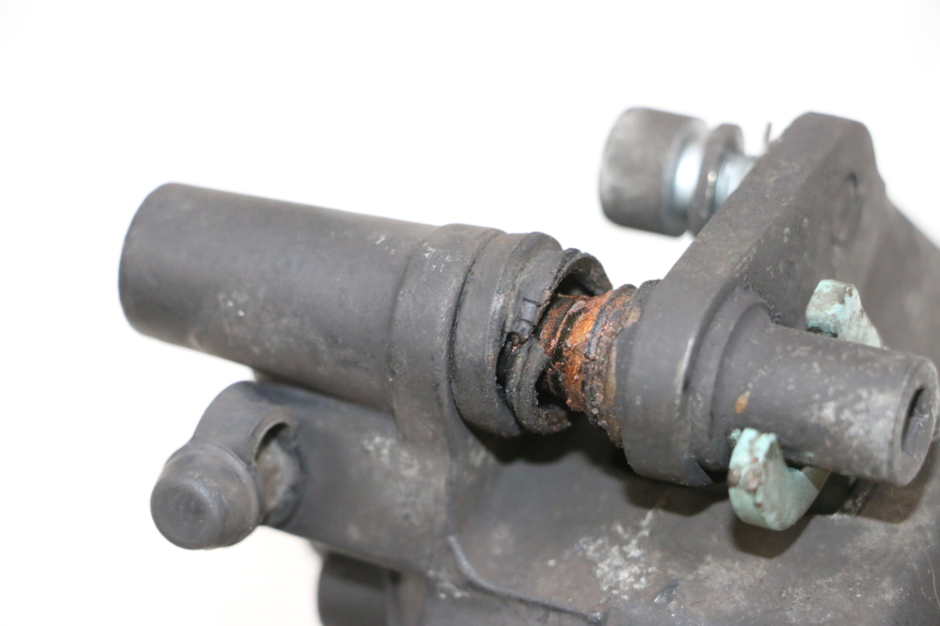 photo de VORDERER BREMSSATTEL PIAGGIO X8 125 (2004 - 2007) - Details der Befestigungspunkte