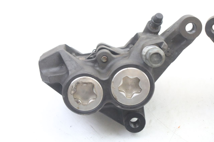photo de BREMSZANGE VORNE YAMAHA FZ6 FAZER S2 600 (2007 - 2011)