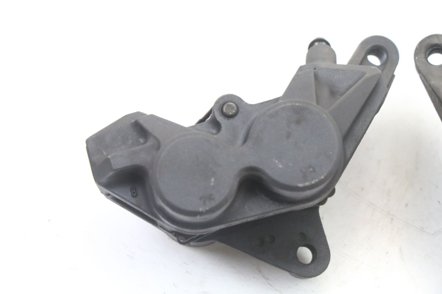 photo de BREMSZANGE VORNE YAMAHA FZ6 FAZER S2 600 (2007 - 2011)