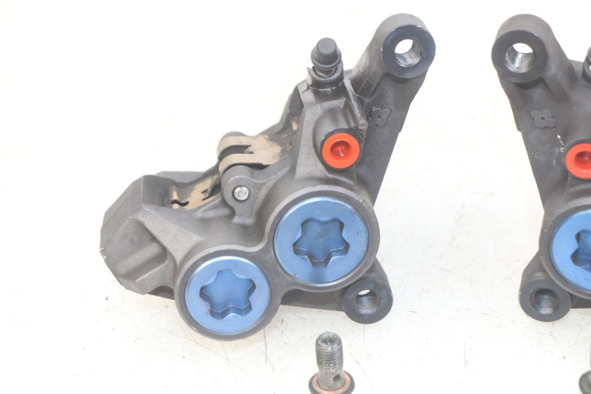 photo de VORDERER BREMSSATTEL YAMAHA FZS FAZER 600 (1998 - 2001)