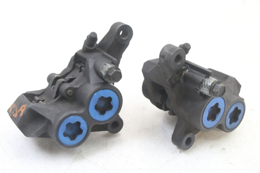 photo de VORDERER BREMSSATTEL YAMAHA FZS FAZER 600 (2001 - 2003)