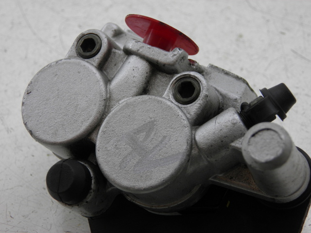 photo de BREMSZANGE VORNE YIYING YY 125 T-10 125 (2006 - 2012)