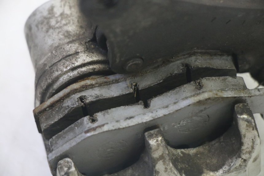 photo de BREMSZANGE VORNE KYMCO ZING 125 (1997 - 2003) - Details der Befestigungspunkte