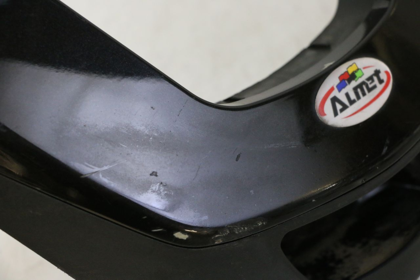 photo de FRONTVERKLEIDUNG UNTER PIAGGIO MP3 LT 300 (2010 - 2016) - Oberflächenzustand und Material