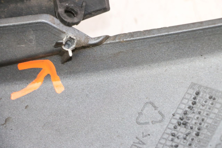 photo de FRONTVERKLEIDUNG UNTER PIAGGIO MP3 500 (2011 - 2015)