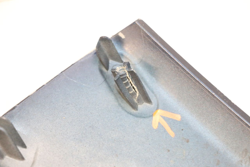 photo de FRONTVERKLEIDUNG UNTER PIAGGIO MP3 RL 250 (2007 - 2010) - Weitere Ansicht des Artikels