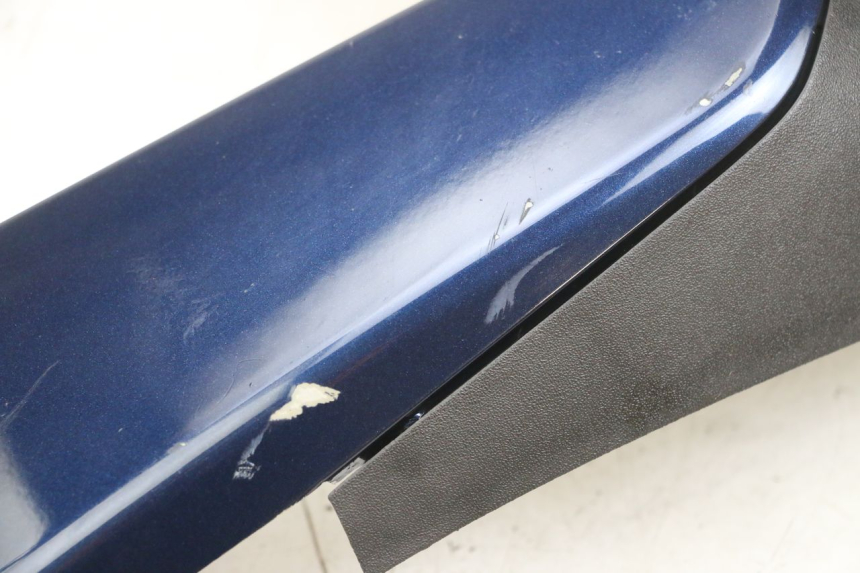 photo de FRONTVERKLEIDUNG UNTER PIAGGIO MP3 RL 250 (2007 - 2010) - Zoom auf Gebrauchszustand