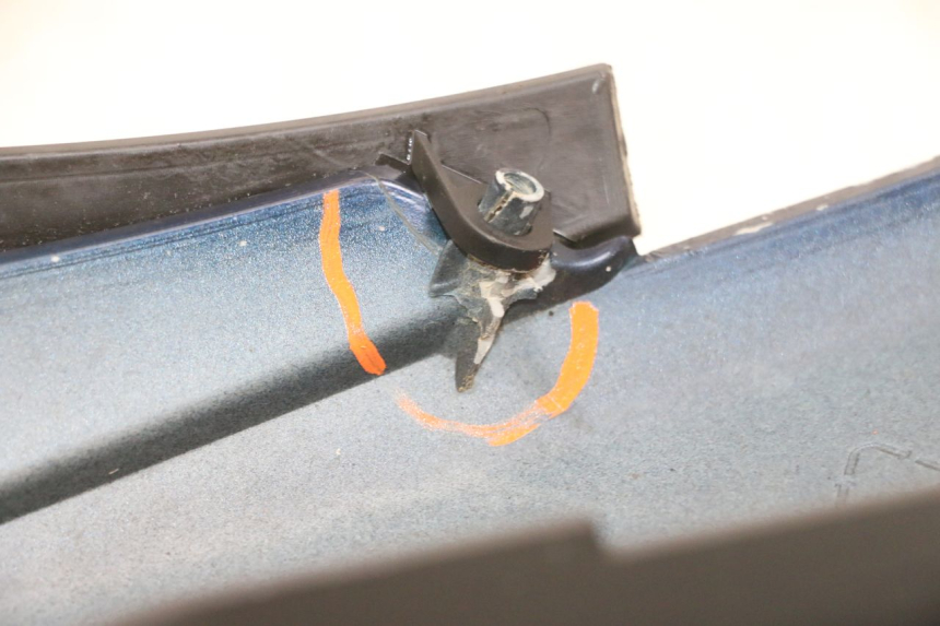 photo de FRONTVERKLEIDUNG UNTER PIAGGIO MP3 RL 250 (2007 - 2010) - Kennzeichnungen und Originalreferenzen