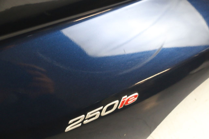 photo de FRONTVERKLEIDUNG  PIAGGIO MP3 RL 250 (2007 - 2010) - Zoom auf Gebrauchszustand