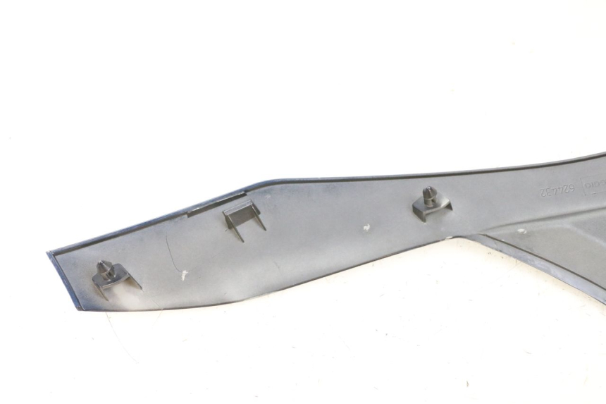 photo de FRONTVERKLEIDUNG OBEN PIAGGIO MP3 RL 250 (2007 - 2010) - Alternative Perspektive