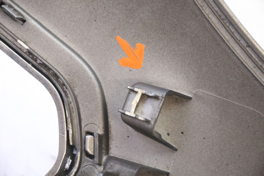 photo de FRONTVERKLEIDUNG OBEN PEUGEOT SATELIS 125 (2013 - 2018)