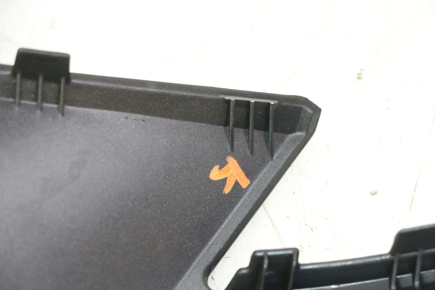 photo de FRONTVERKLEIDUNG OBEN YAMAHA XMAX X-MAX 125 (2021 - 2025)