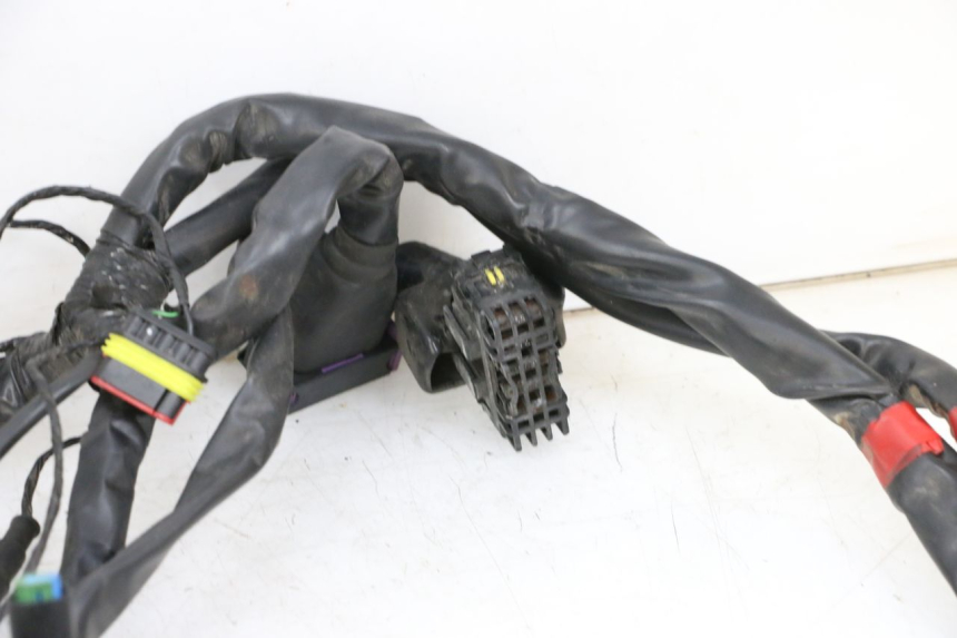 photo de KABELBAUM PIAGGIO MP3 HPE 350 (2018 - 2020) - Zoom auf Komponenten