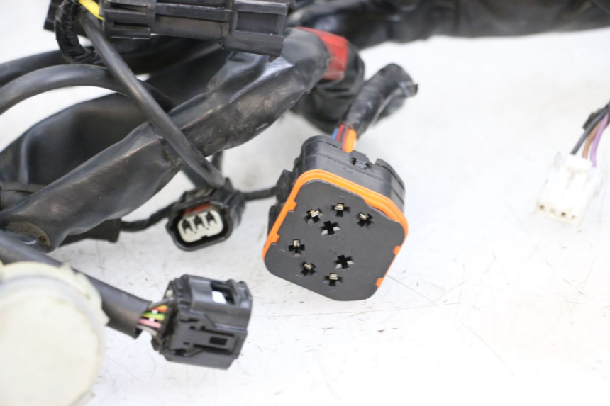 photo de KABELBAUM PIAGGIO MP3 HPE 350 (2018 - 2020) - Geprüftes Gebrauchtteil