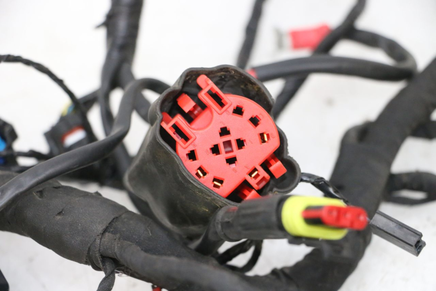 photo de KABELBAUM PIAGGIO MP3 HPE 300 (2019 - 2026) - Geprüftes Gebrauchtteil