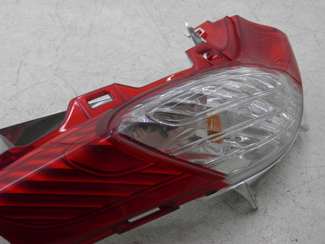 photo de RÜCKLICHT RECHTS HONDA FES S-WING SWING 125 (2007 - 2015)