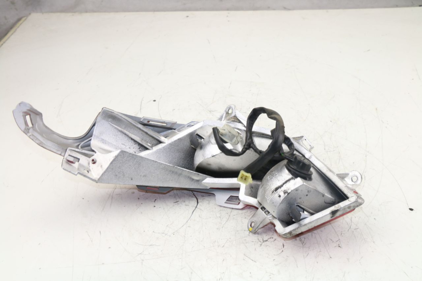 photo de RÜCKLICHT RECHTS HONDA FES S-WING SWING 125 (2007 - 2015)