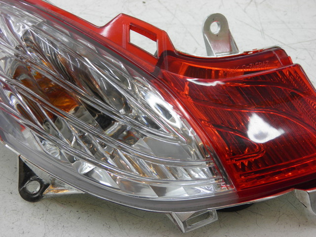 photo de RÜCKLICHT RECHTS HONDA FES S-WING SWING ABS 125 (2007 - 2015)