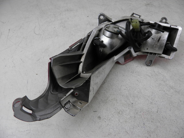 photo de RÜCKLICHT RECHTS HONDA FES S-WING SWING ABS 125 (2007 - 2015)