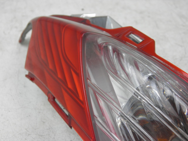 photo de RÜCKLICHT RECHTS HONDA FES S-WING SWING ABS 125 (2007 - 2015)