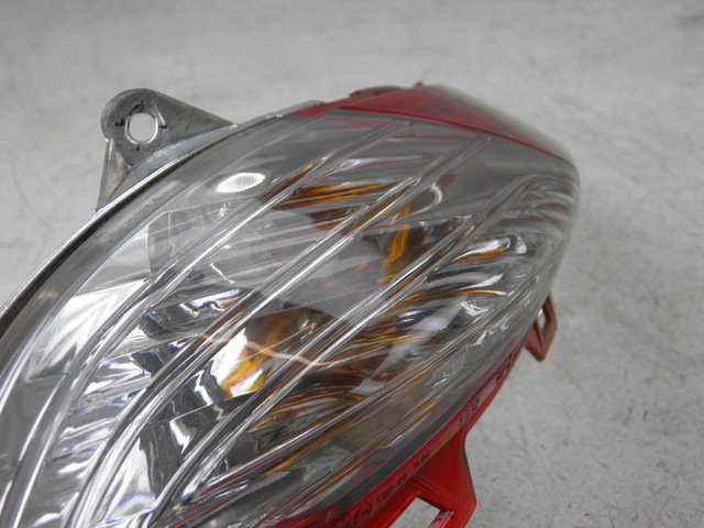 photo de RÜCKLICHT RECHTS HONDA FES S-WING SWING ABS 125 (2007 - 2015)