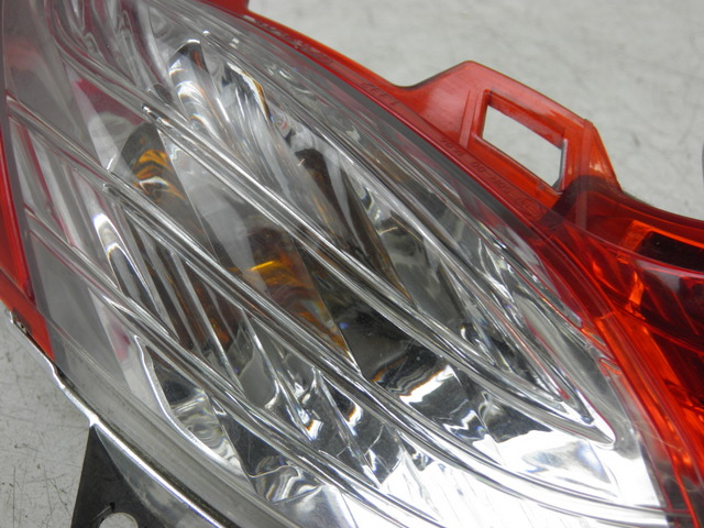 photo de RÜCKLICHT RECHTS HONDA FES S-WING SWING ABS 125 (2007 - 2015)