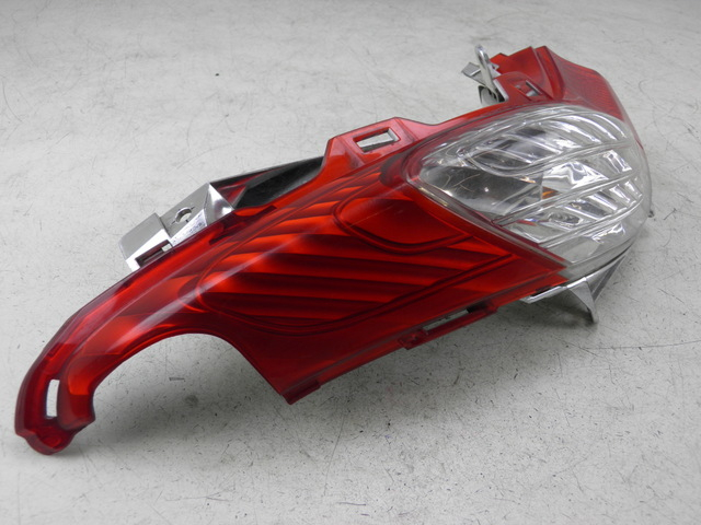 photo de RÜCKLICHT RECHTS HONDA FES S-WING SWING ABS 125 (2007 - 2015)