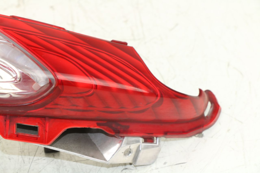 photo de RÜCKLICHT RECHTS HONDA FES S-WING SWING ABS 125 (2007 - 2015)