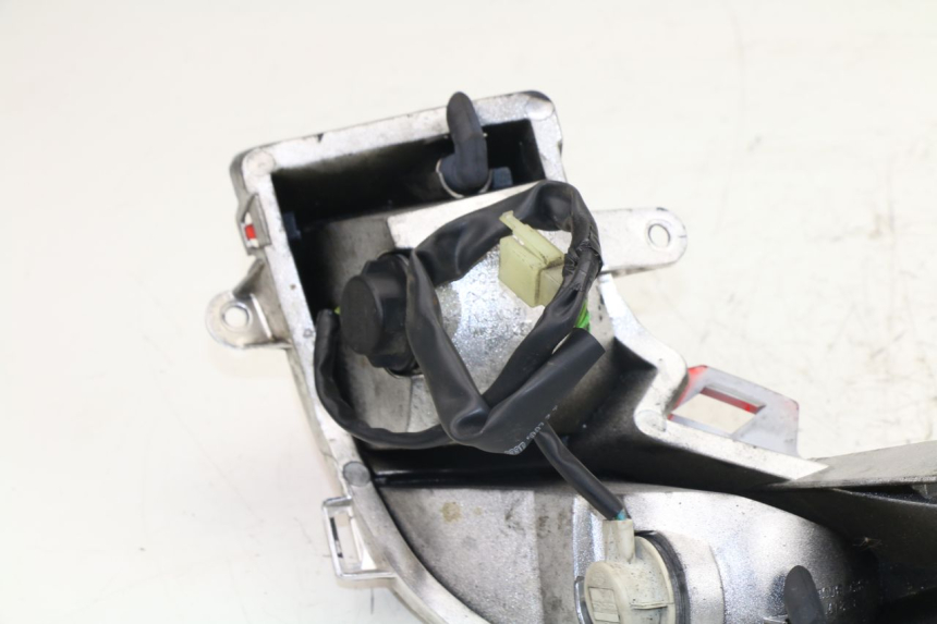 photo de RÜCKLICHT RECHTS HONDA FES S-WING SWING ABS 125 (2007 - 2015)