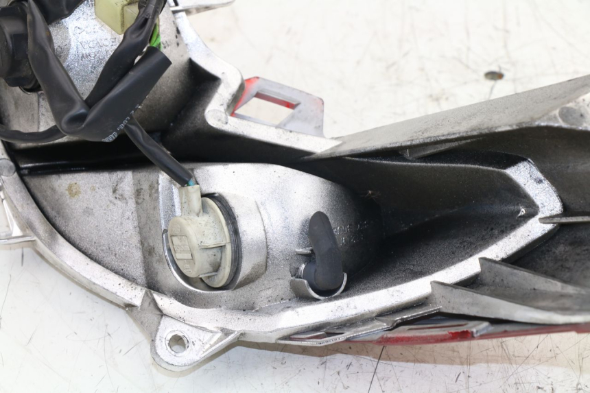 photo de RÜCKLICHT RECHTS HONDA FES S-WING SWING ABS 125 (2007 - 2015)