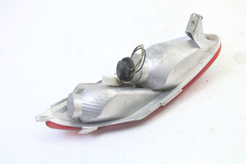 photo de RÜCKLICHT RECHTS PIAGGIO MP3 LT 300 (2010 - 2016) - Details der Befestigungspunkte