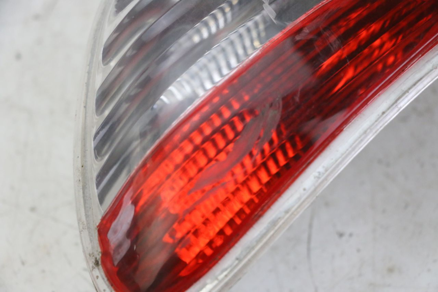 photo de RÜCKLICHT RECHTS PIAGGIO MP3 125 (2006 - 2014)