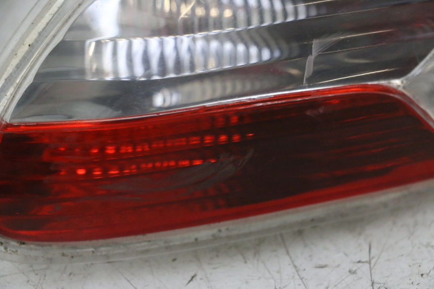 photo de RÜCKLICHT RECHTS PIAGGIO MP3 125 (2006 - 2014)