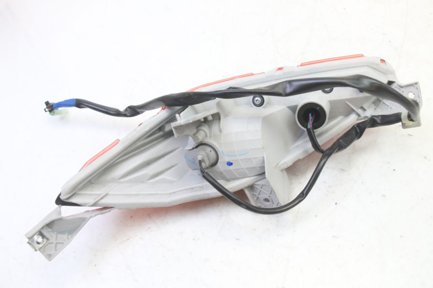 photo de RÜCKLICHT RECHTS YAMAHA XMAX X-MAX 125 (2021 - 2025)