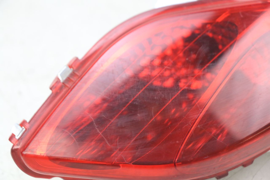 photo de RECHTES RÜCKLICHT YAMAHA X-MAX XMAX 125 (2010 - 2014)