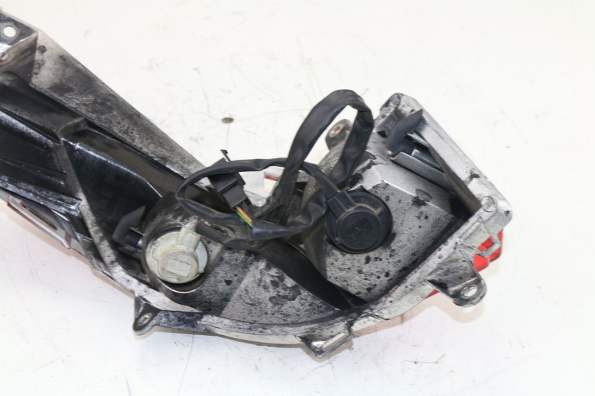 photo de RÜCKLICHT LINKS HONDA FES S-WING SWING 125 (2007 - 2015)