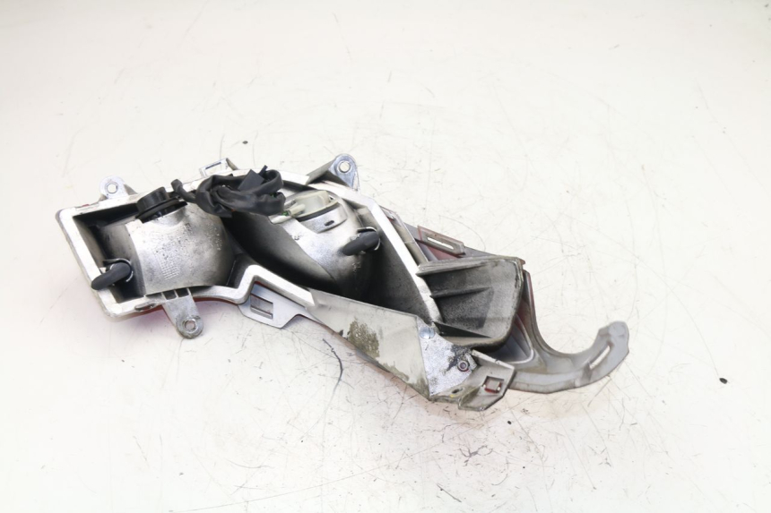 photo de RÜCKLICHT LINKS HONDA FES S-WING SWING 125 (2007 - 2015)