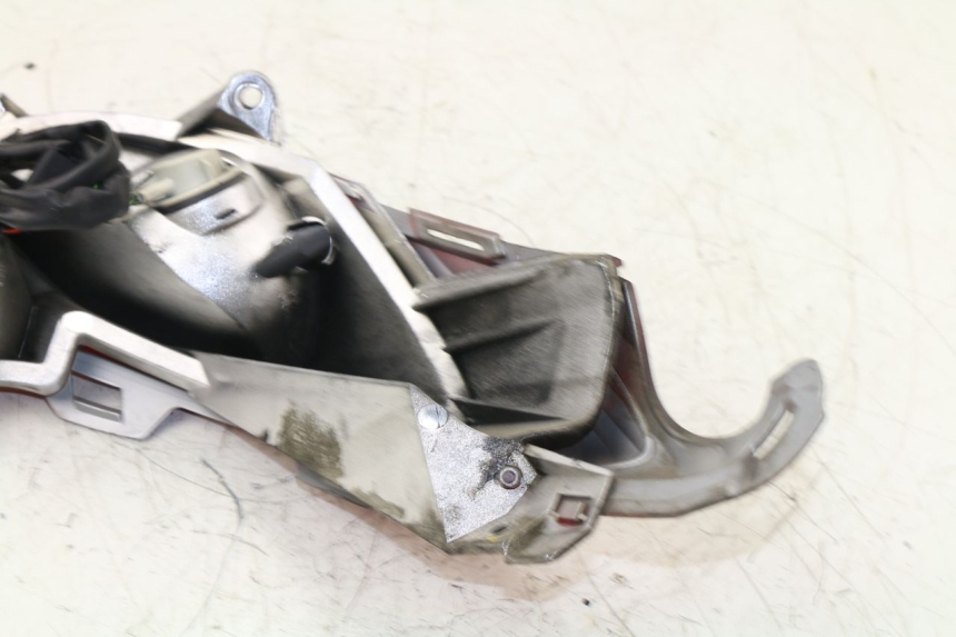 photo de RÜCKLICHT LINKS HONDA FES S-WING SWING 125 (2007 - 2015)