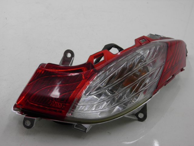 photo de RÜCKLICHT LINKS HONDA FES S-WING SWING ABS 125 (2007 - 2015)