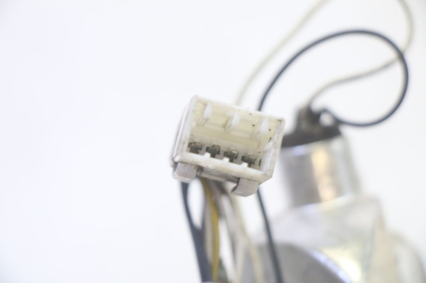 photo de RÜCKLICHT LINKS PIAGGIO MP3 RL 250 (2007 - 2010) - Oberflächenzustand und Material