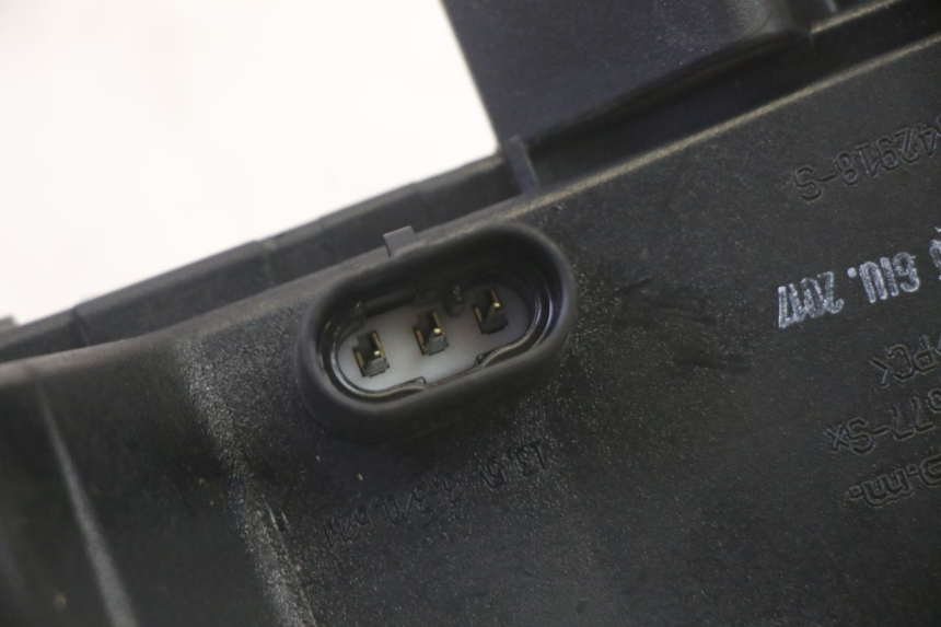 photo de RÜCKLICHT LINKS PIAGGIO MP3 500 (2016 - 2018) - Details der Befestigungspunkte