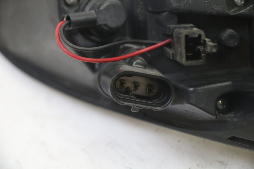 photo de RÜCKLICHT LINKS PEUGEOT SATELIS 125 (2013 - 2018)