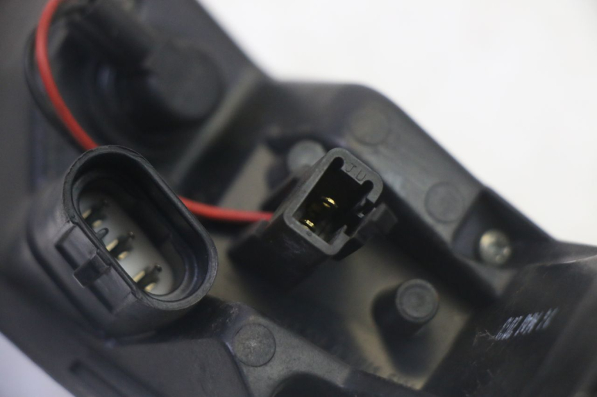 photo de RÜCKLICHT LINKS PEUGEOT SATELIS 125 (2013 - 2018)