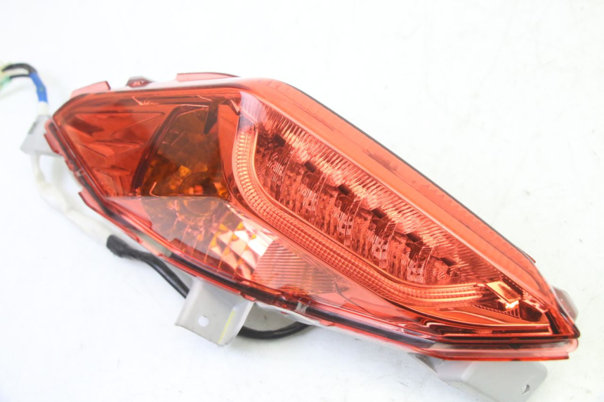 photo de RÜCKLICHT LINKS YAMAHA XMAX X-MAX 125 (2021 - 2025)
