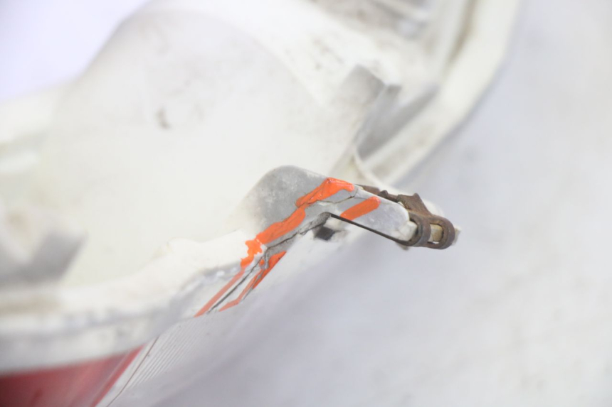 photo de RÜCKLICHT YAMAHA NEOS NEO'S 4T 50 (2008 - 2016) - Details der Befestigungspunkte