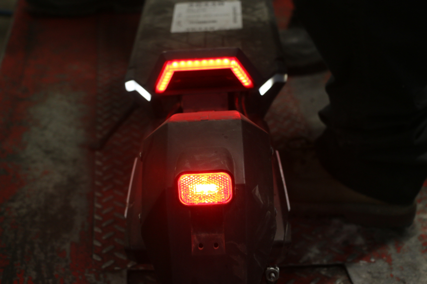 photo de RÜCKLICHT PUNK ELECTRIC RIDER 1