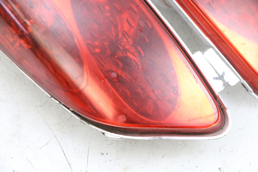 photo de RÜCKLICHT YAMAHA XMAX X-MAX 125 (2006 - 2009) - Hochauflösende Nahaufnahme