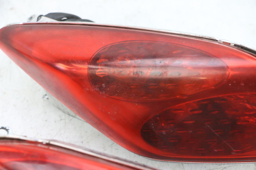 photo de RÜCKLICHT YAMAHA XMAX X-MAX 125 (2006 - 2009) - Kennzeichnungen und Originalreferenzen