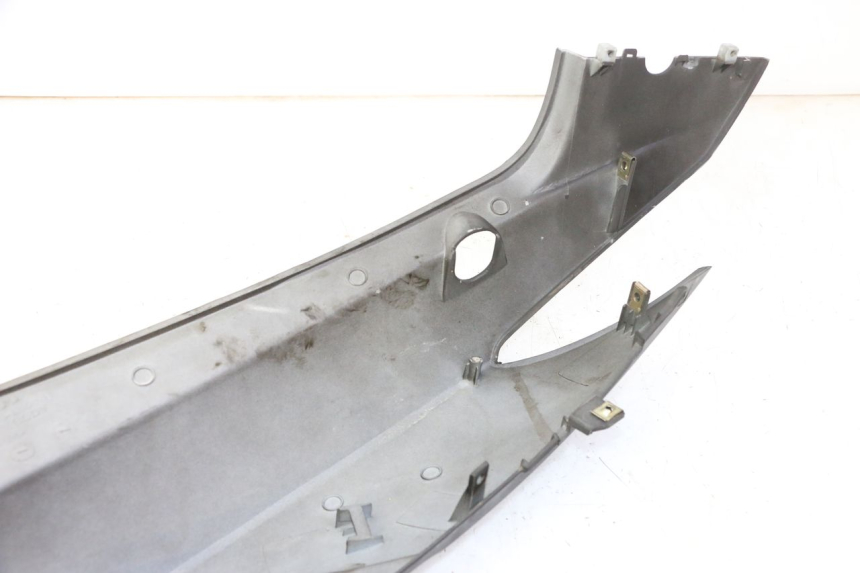 photo de VERKLEIDUNG HINTEN RECHTS KYMCO AGILITY NAKED RENOUVO 2T 50 (2011 - 2018)