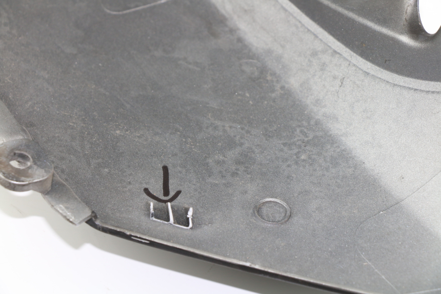 photo de VERKLEIDUNG HINTEN RECHTS SUZUKI AN BURGMAN 400 (1999 - 2005)